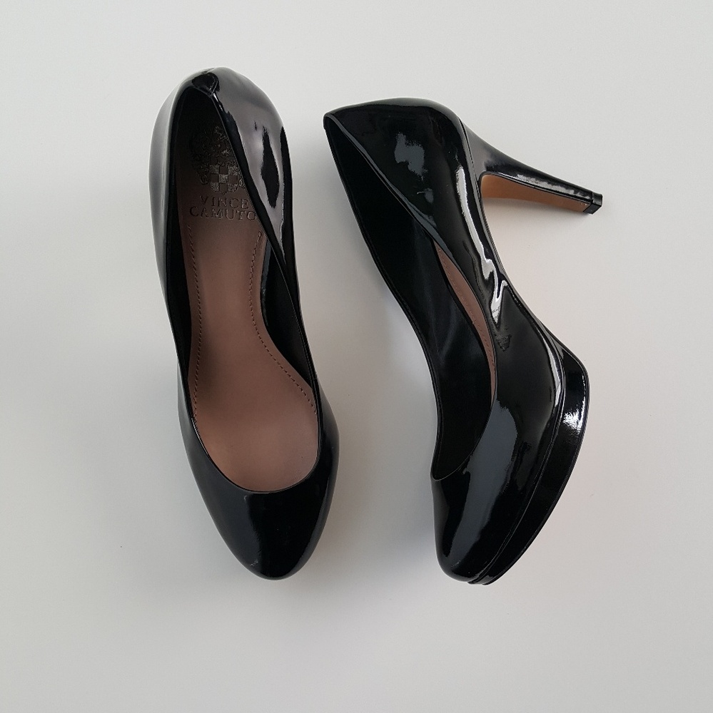 Vince Camuto heel, NWOT